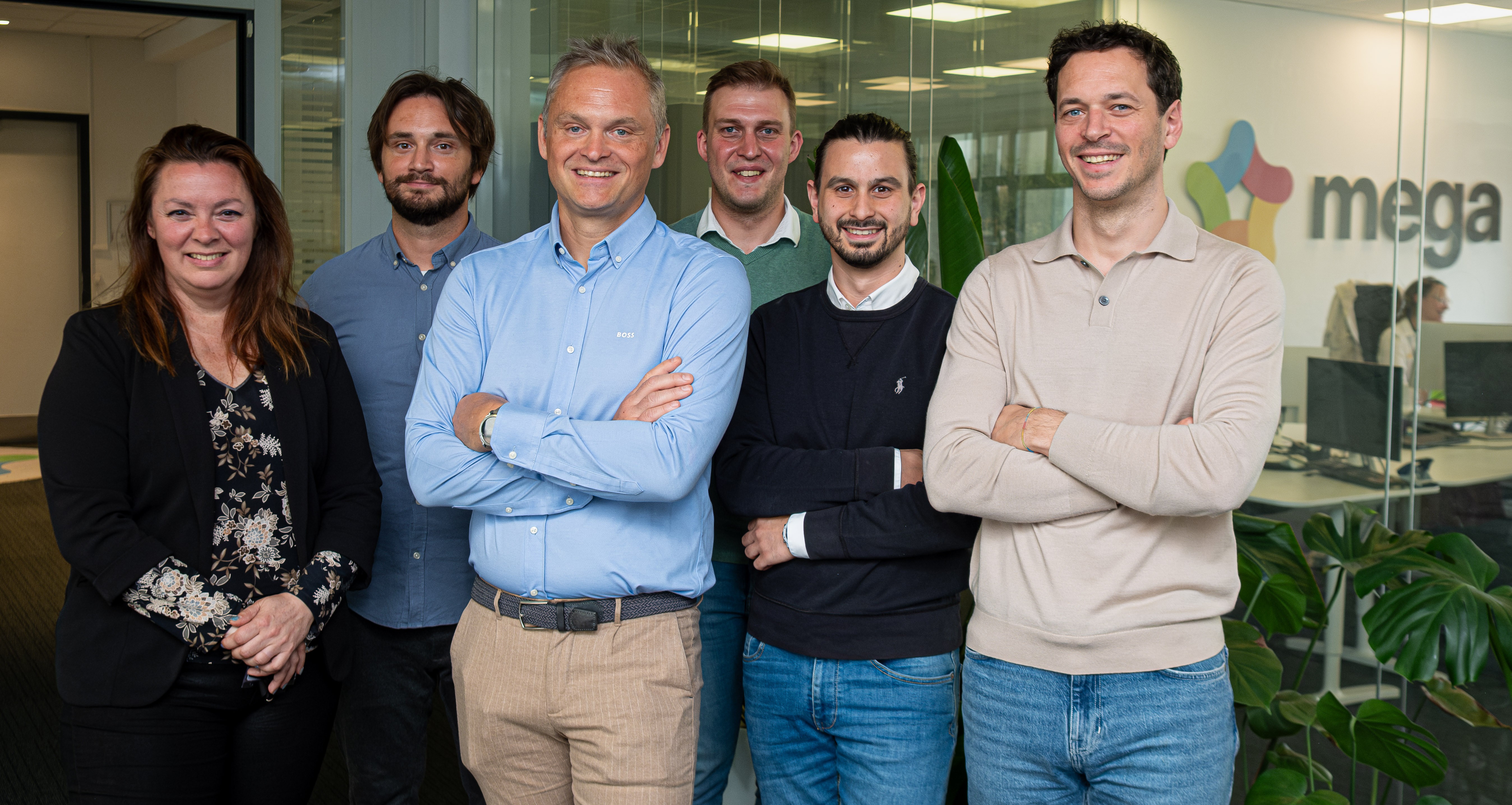 Mega B2B Team Photo Website